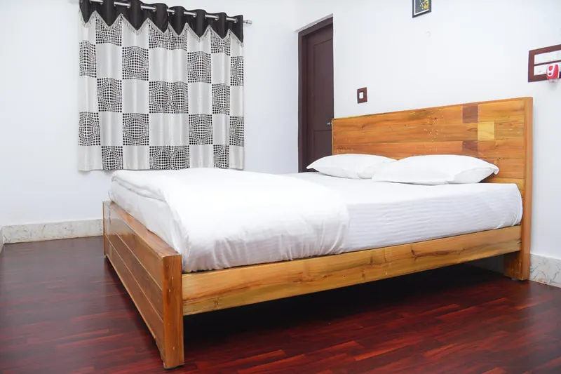 triwoods-bed-room.jpg