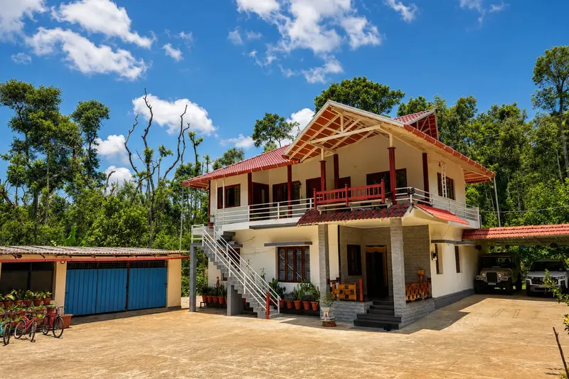 Shanthagiri-Homestay-1.webp