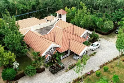 Colonial House
