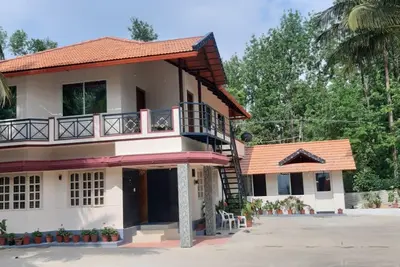 Candlewood Homestay