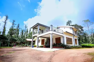 Red Sandalwood Homestay