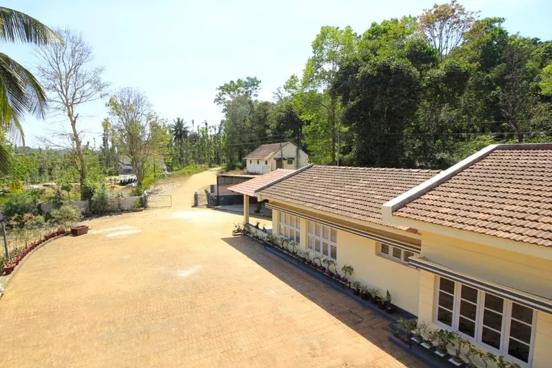 little-court-homestay-advisor-belur-1_orig.jpg