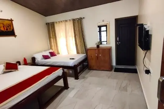 little-court-homestay-advisor-belur-10_orig.jpeg
