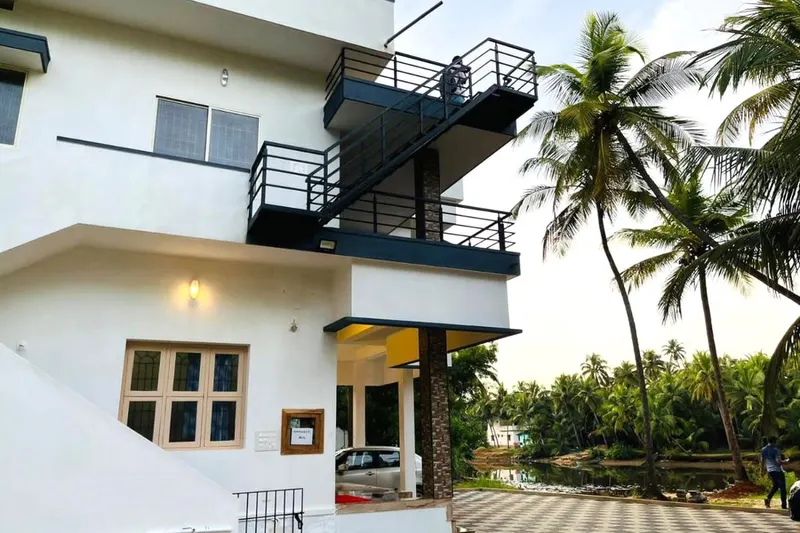 castle-homestay-advisor-udupi-11_orig.jpg