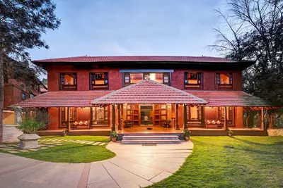 Brahma Breeze Palace