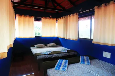 cabin-fever-14.jpg